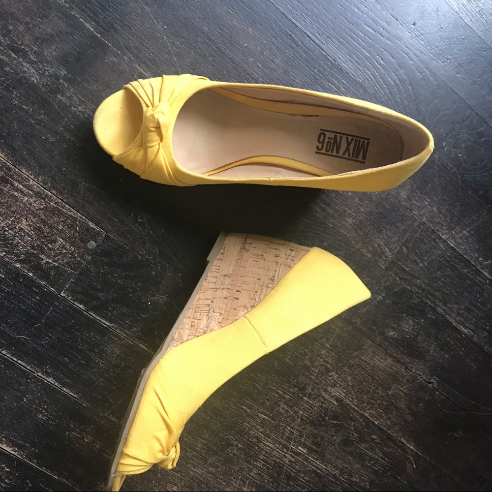 Yellow wedges